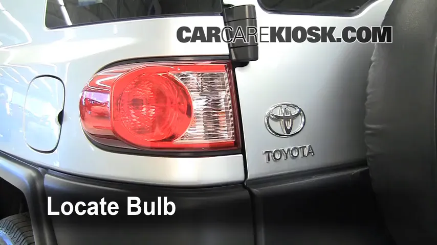 2007 Toyota FJ Cruiser 4.0L V6 Lights Tail Light (replace bulb)